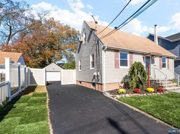 51-1 Cambridge Ave, Saddle Brook, NJ 07663