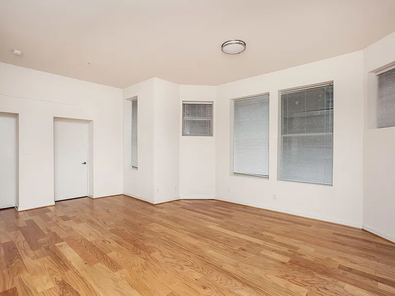 For Rent: Downtown Elegance at 605 Park Ave Your Urban Haven Awaits! — Photo 37