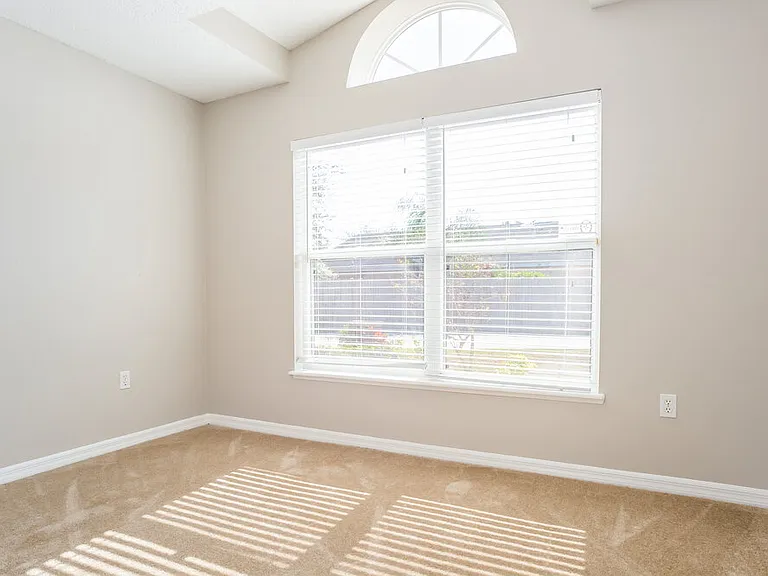 142 Woodbury Pines Cir — Photo 11