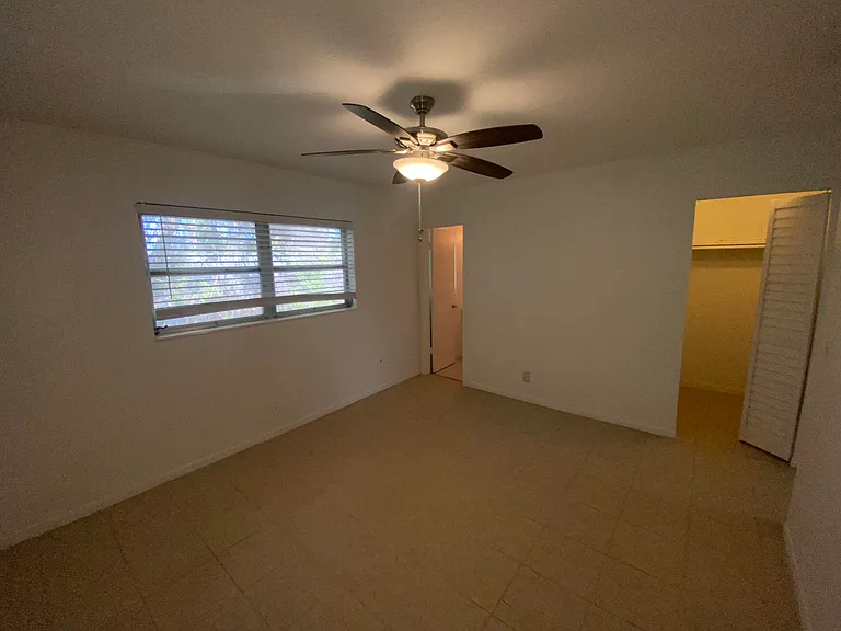 221 SE 3rd Ave #6 — Photo 9