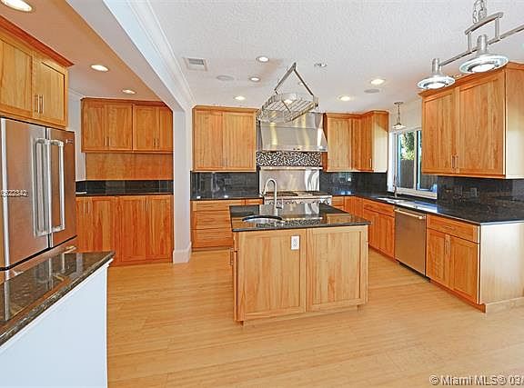 Home For Sale In Garden Isles