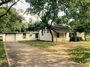 830 W Kyle Rd, Clute, TX 77531