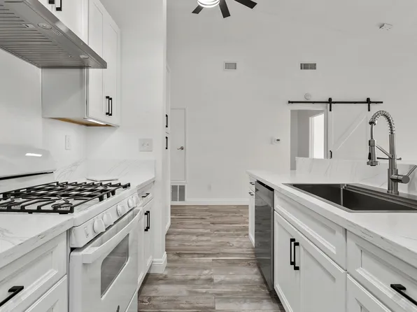 10590 Lakeside Dr N Unit B, Garden Grove, CA 92840
