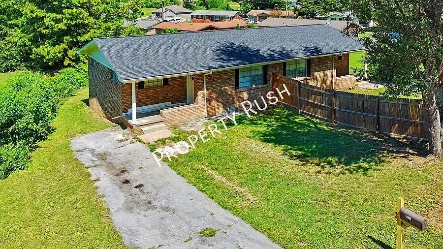 7750 Nautical Way - Recently remodeled 2 bed/1 bath duplex apartment in Chattanooga! $1,295/mo. — Photo 2