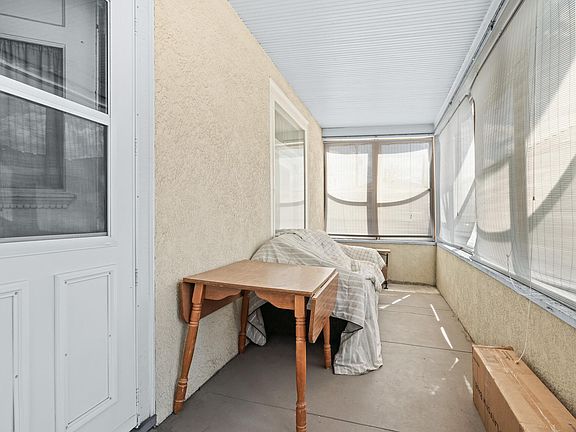 3rd image of 2511 Grand St NE