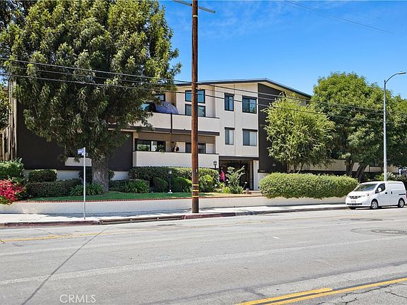 2nd image of 5805 Whitsett Ave APT 211