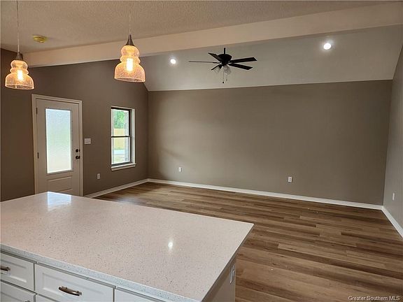 4th image of 844 N Huval Dr