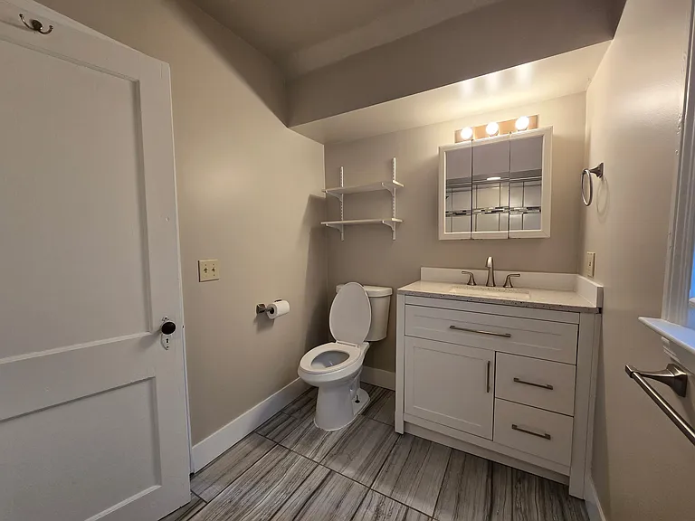 410 E Grand River Ave #2 — Photo 10