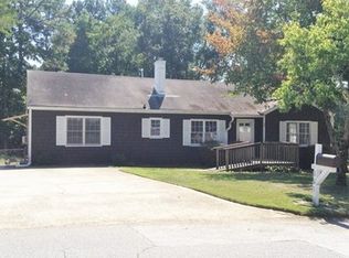 101 Poplar St, Fairburn, GA