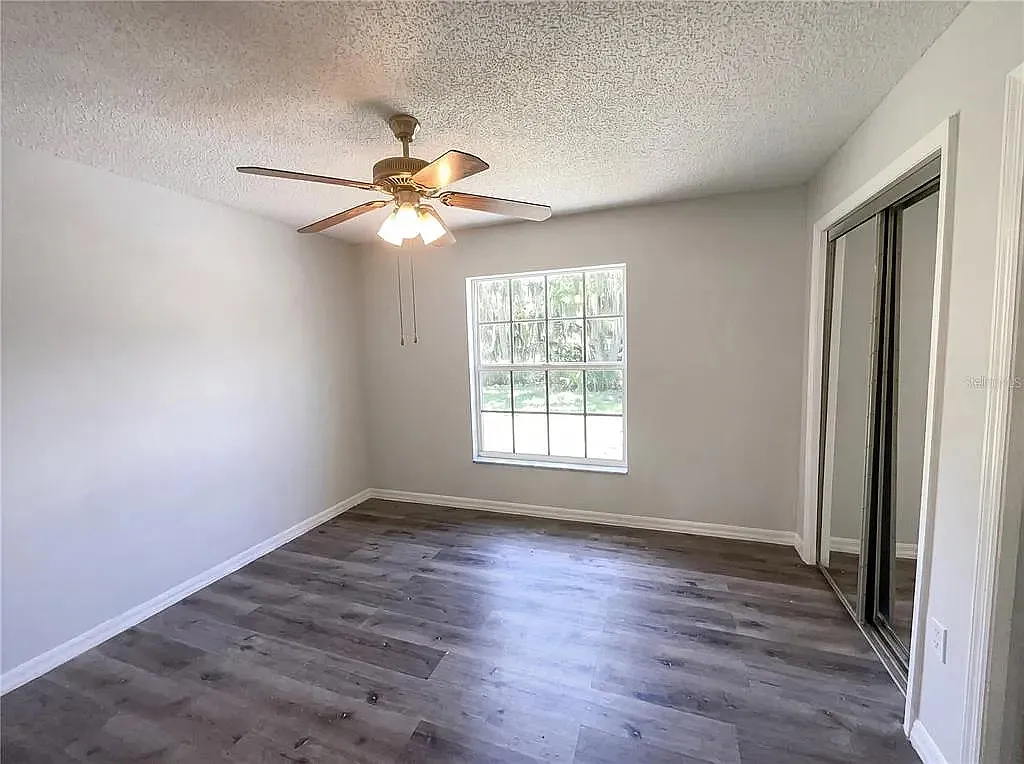 3 bed, 1599 sqft, $2,516 — Photo 3