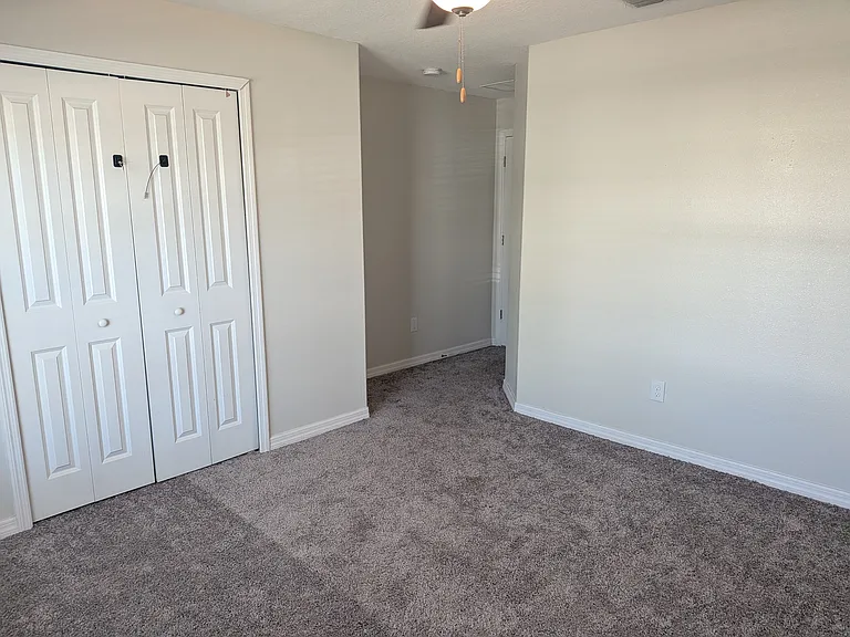 446 Argyll Dr — Photo 7
