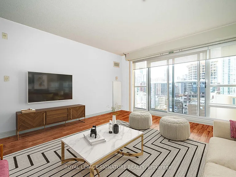 225 Wellesley St E #1004 — Photo 3