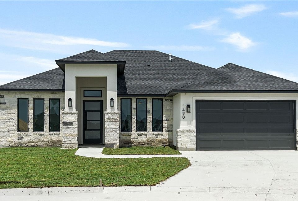 1st image of 1490 Irigoyen Ct
