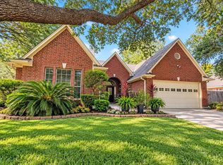 1105 E Adoue St, Alvin, TX 77511