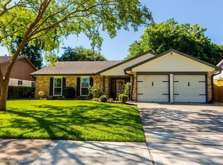 1142 Bournewood Dr, Sugar Land, TX 77498