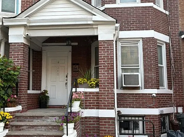360 E 26th St, Brooklyn, NY 11226