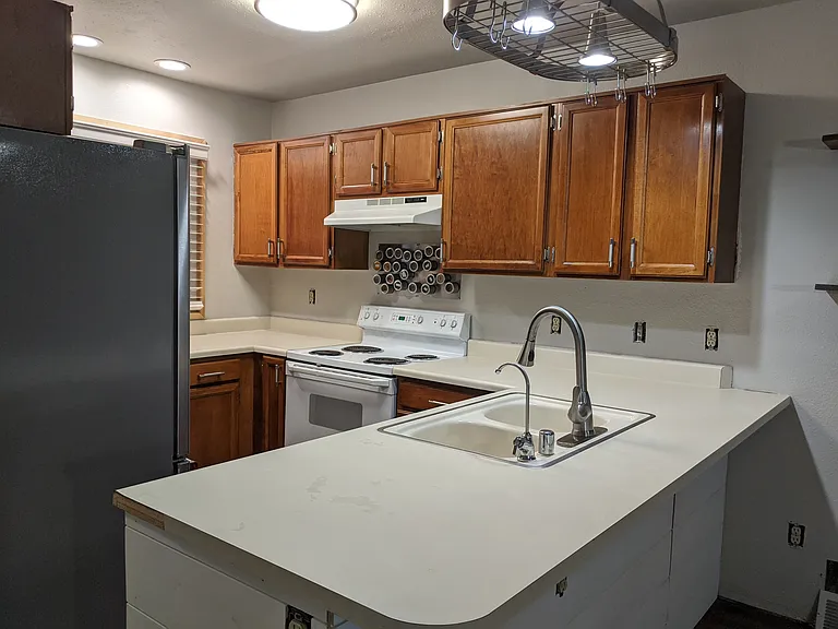 970 Homer Cir — Photo 3