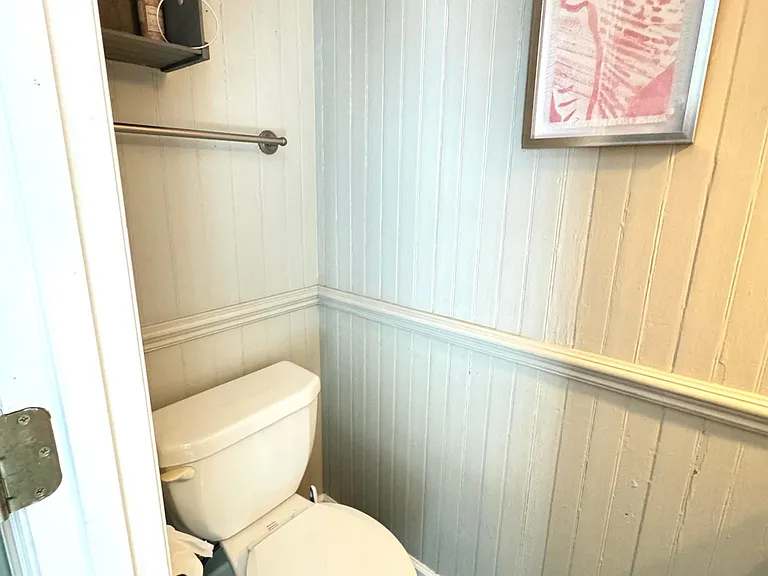 310 E Main St — Photo 9