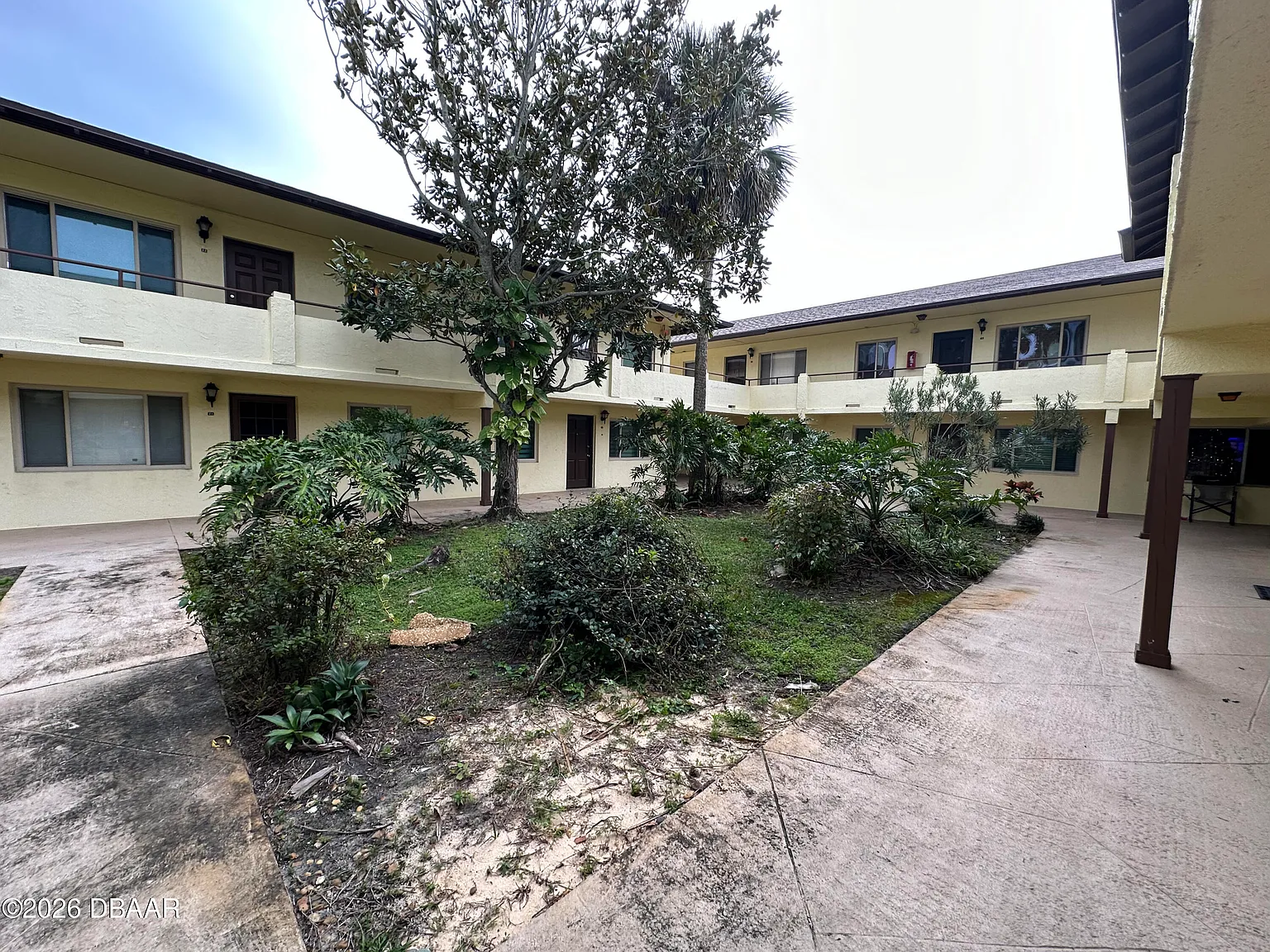 2 bed, 1.0 bath, 864 sqft, $1,450 — Photo 2