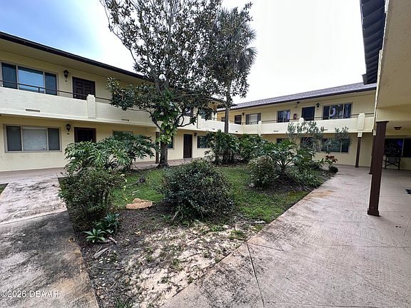 2nd image of 400 Oakridge Blvd #180