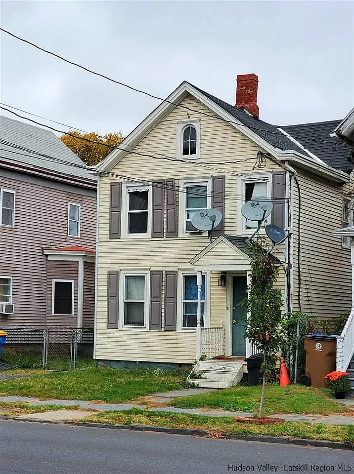 198 Foxhall Ave photo 1