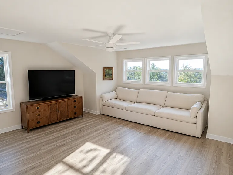 150 Bartlett St #1 — Photo 14