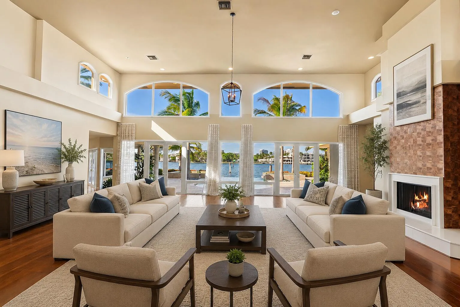 5 bed, 7.0 bath, 6007 sqft, $37,000 — Photo 2