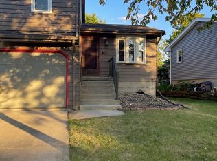1409 Challis Dr, Bloomington, IL