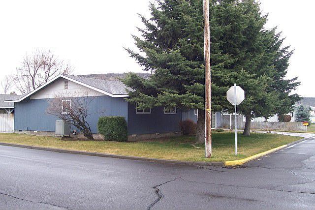 1st image of 750 SE Juniper St