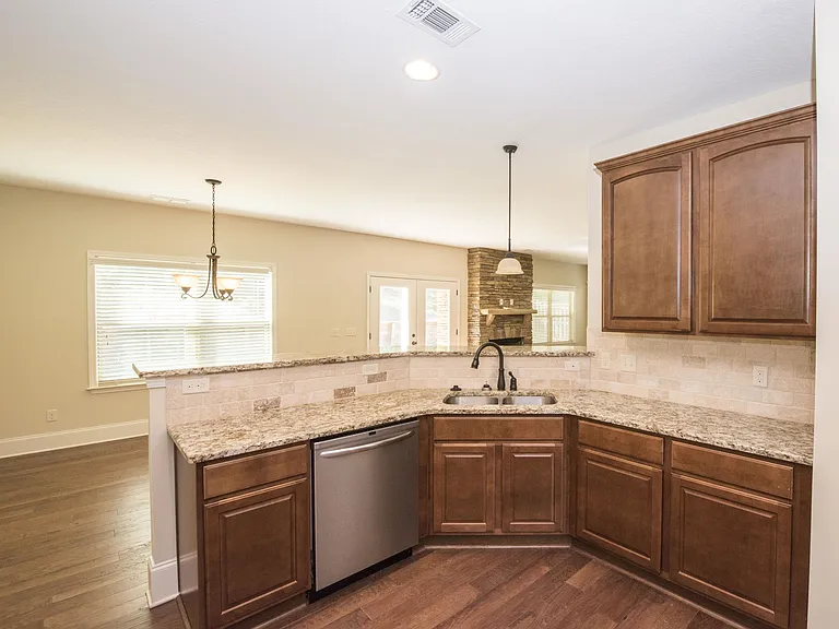 1177 Weatherford St — Photo 4
