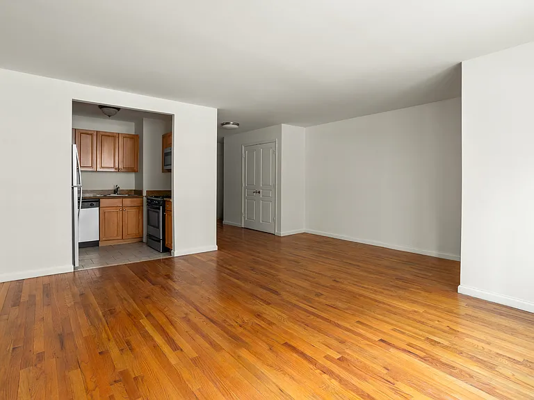 124 E 118th St #1F — Photo 1