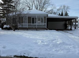 1108 Tulip St, Grand Ledge, MI 48837