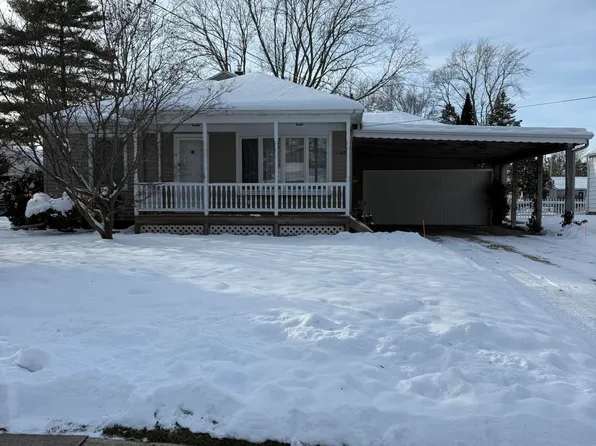1108 Tulip St, Grand Ledge, MI 48837
