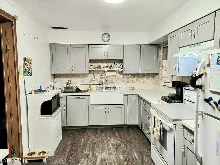 2nd image of 4601 Cory Pl