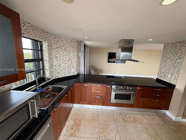 2333 Brickell Ave #602 — Photo 47