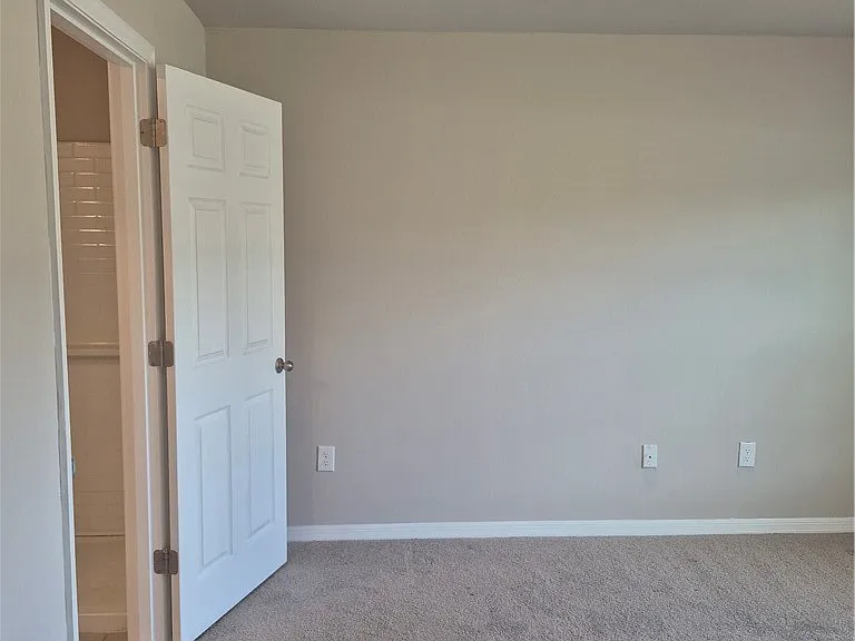 8002 Vega Ct — Photo 7