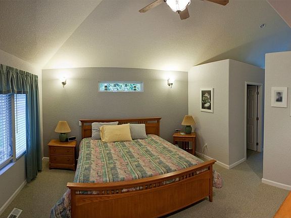 5th image of 5578 NW Millglade Ln