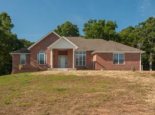 909 Jade Rd, Spokane, MO 65754