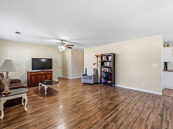 5th image of 717 Keyes Drive