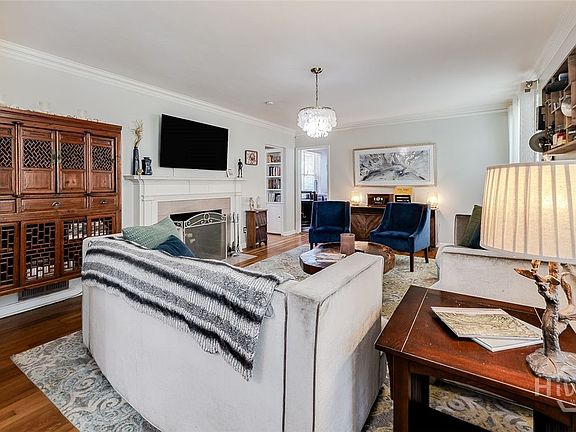 5th image of 722 Washington Avenue