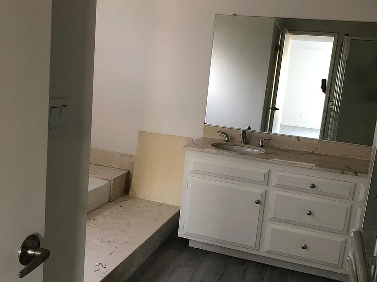 Master Bath as you walk in