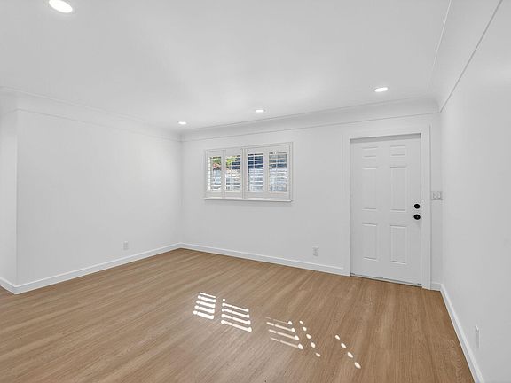 5th image of 379 NW 23rd Street