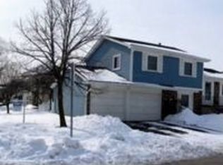 4440 Harbor Cir, Hoffman Estates, IL 60192