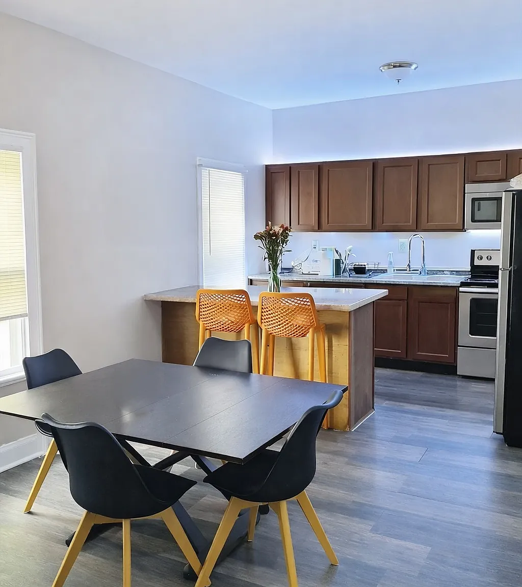 72 Walnut St — Photo 3