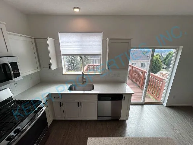 12996 SE 155th Ave — Photo 8