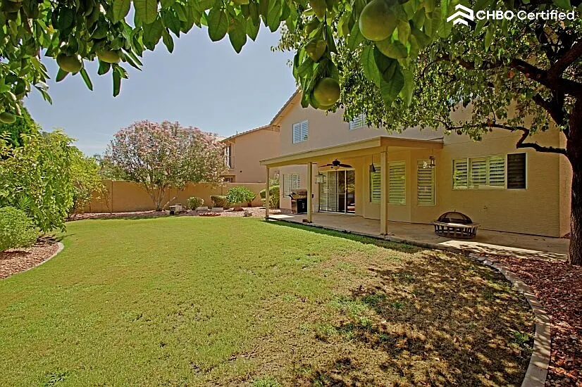 Spacious Home in a Great Neighborhood — Photo 2