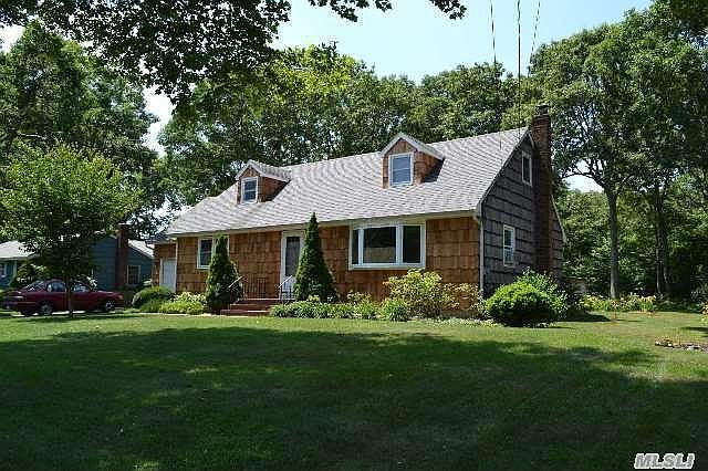 1st image of 16 Woodbine Ln