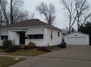 807 Broadway St, Muscatine, IA 52761