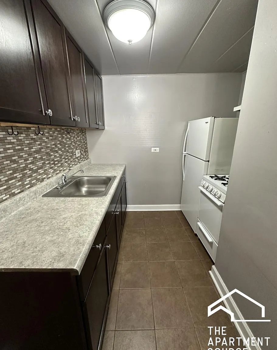 9610 Ivanhoe Ave — Photo 2