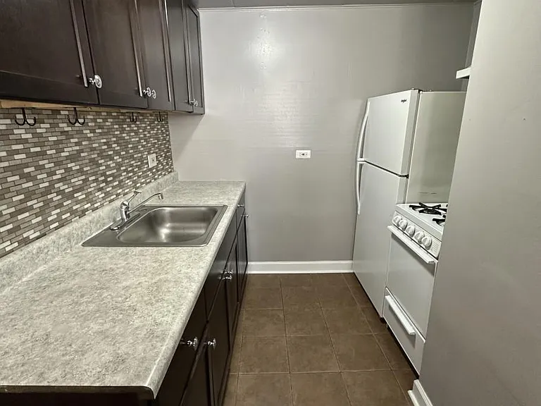 9610 Ivanhoe Ave #14 — Photo 2